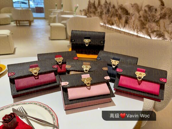 

2022 news bags women luxury designer flower makeup exquisite cosmetics lady cosmetics travel clutch wallet wallets shoulder handbag 19x12 cm