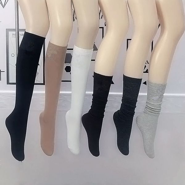 Frauen Brief Baumwolle Waden Socken 4 Farben Atmungsaktive Lange Socke für Geschenk Party Mode Strumpfwaren Top Qualität Knie