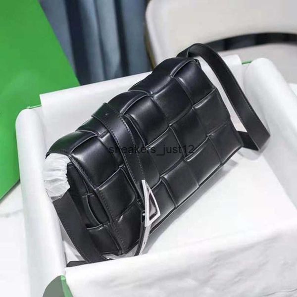 

designer luxury bag new fashion luxury simple bag women handbags hand braiding effect shoulder bags women's leather handbag