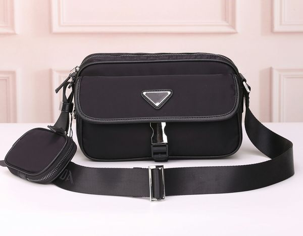 

messenger bags for men and women will make you love shopping essentials