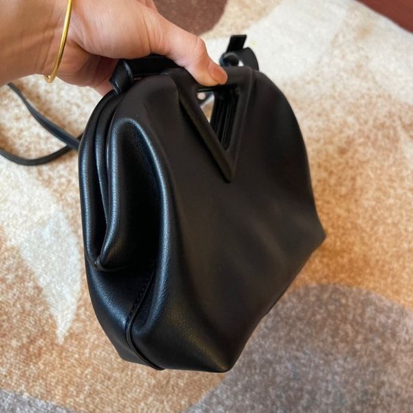 

2021 new high-quality fashion letters woman shoulder bag genuine leather ladies square bag light wild simple female messenger bag