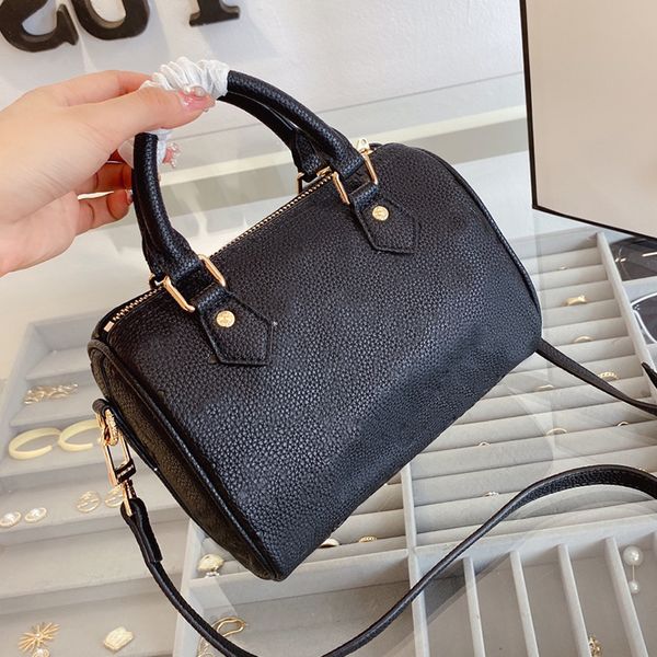 

2021 luxury designer bag men's and women's handbags fashion luxury handbag large capacity travel shoulder bag duffel bag