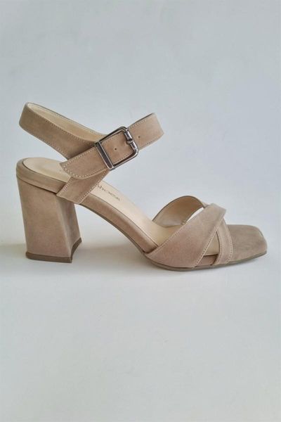 

sandals women's skin color cross attached to a wrist heels, Black