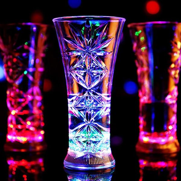 

1pc snowflake led flashing color change water activated light up beer whisky cup mug drinking supplies drinkware wine glasses