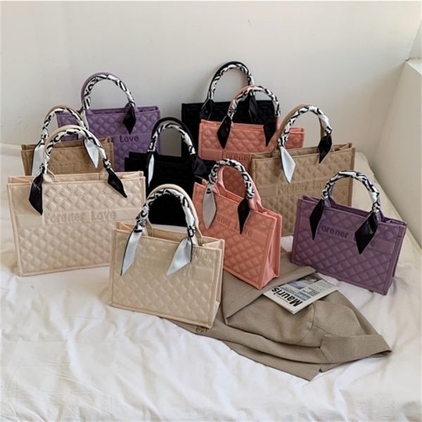 

2022 factory wholesale new large capacity women's spring fashion foreign style tote net red handbag qlht y1u8