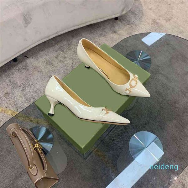 Designer Dress Shoes Donne Donne Fibbia in metallo Bibbia in Pelle Pelle Vuoto Pointed Toe Stiletto Heel Tacchi alti Signora Primavera Autunno 7cm Barca tallonata 20223