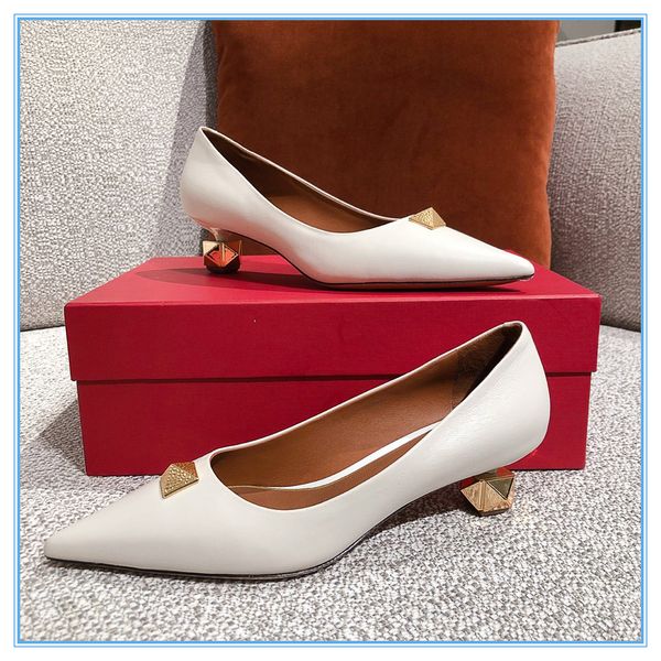 

2021 fashion trend designer women beach sandals 5 colors with heels shoes flip flops loafers spring summer shoes with heels party dress sand, Black