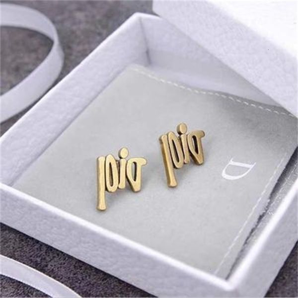 

charm earring d family style letter stud no diamond, Golden
