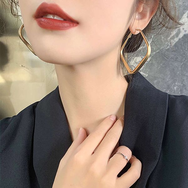 

2021 cool metal exaggerate new style of fenggang earrings and earrings, Black