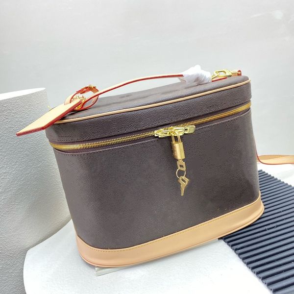 

luxury designers makeup bag women high qulity old flower make up pouch 2022 fashion luxurys cosmetic handbag one shoulder crossbody bags