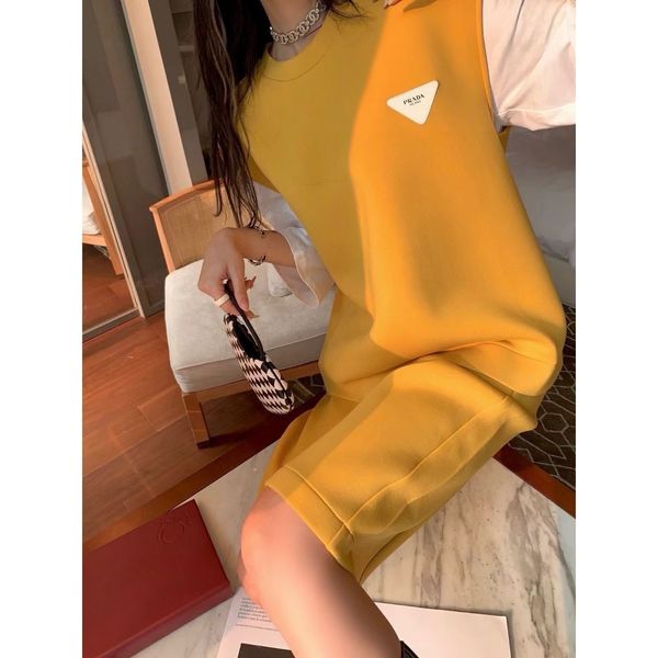 

brand two piece pants pa2021ss autumn winter new triangle log embellishment space cotton fabric vest t-shirt shorts swee, White