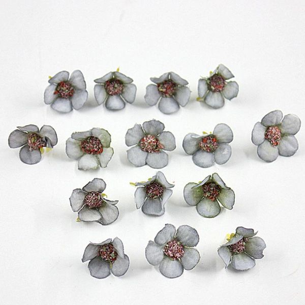 

100pcs crafts accessories pography props mini party diy silk daisy fake festivals home decor collection artificial flower decorative flowers