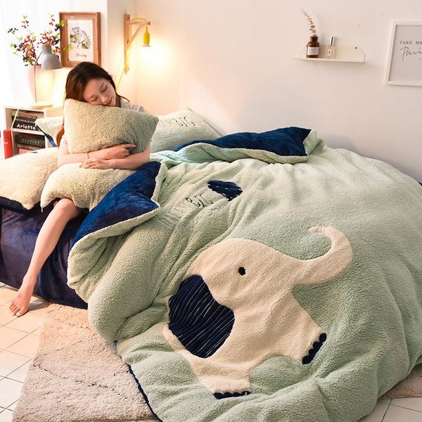 

bedding sets  set four-piece embroidered lamb velvet large version applique