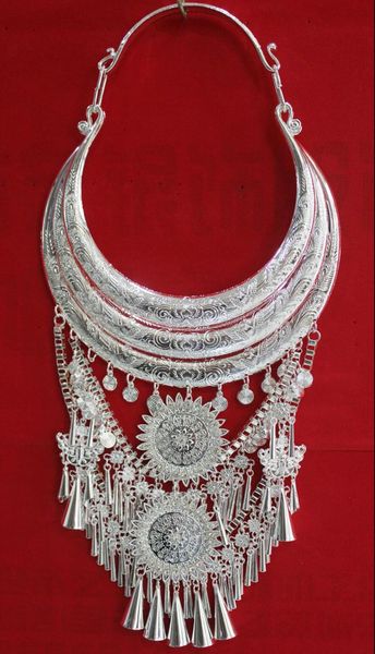 Nuovi vestiti per spettacoli di danza Dong e Miao, copricapo in argento, vestito da prestazione, collana con colletto femminile