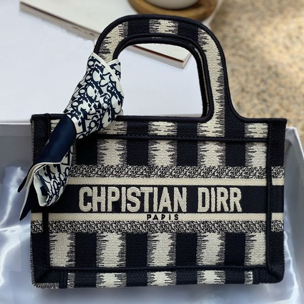 

2021 new advanced 3d jacquard embroidery mini tote shopping bag portable summer versatile fairy out[finished on july 3] zmm