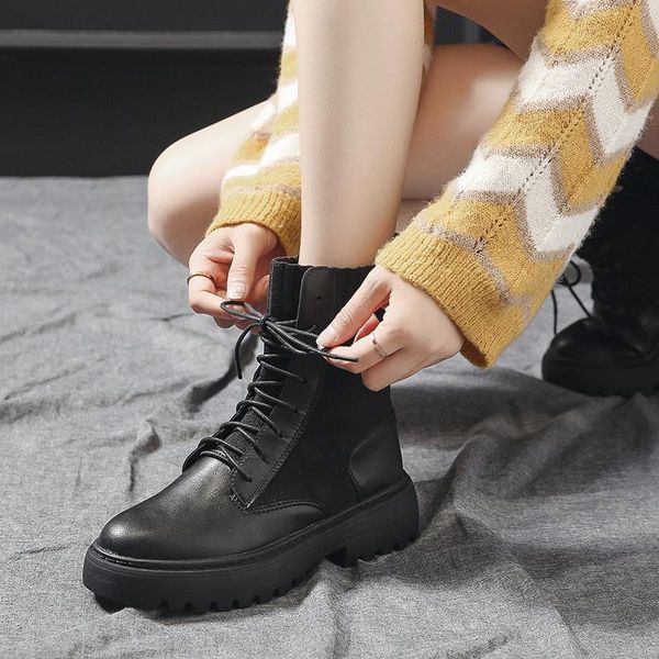 

stitched boots in autumn and winter 2021, Black