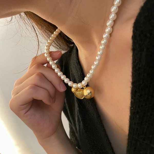 

pendant necklaces 2021 fashion retro pearl metal accessories gold round ball shield for women girl travel jewelry, Silver