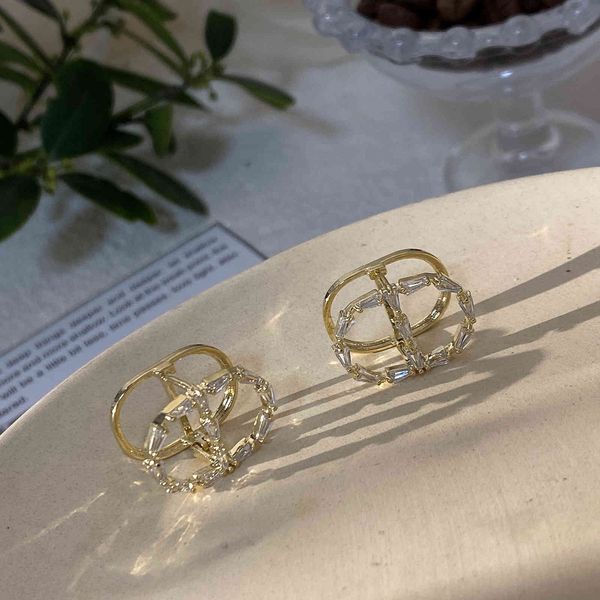 

2021 new designer u tang jewelry double letter earrings korean zircon hollow small temperament fashion net red female, Golden