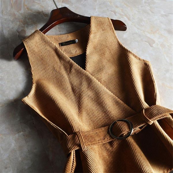 

women's vests 2021 spring big size women short corduroy vest fashion elegant office lady coat autumn female slim sleeveless jacket outw, Black;white