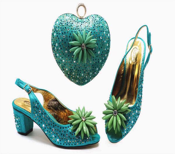 

2021 summer large women's shoes short heel fish mouth sandals with heart-shaped diamond bag dark blue fashion, Black