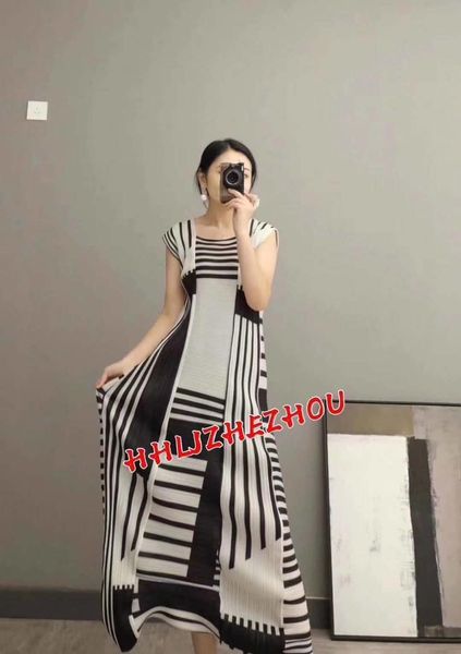 

dress miyake fold sleeveless irregular stripe long, Black;gray