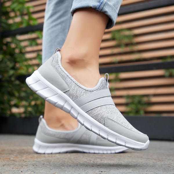 Neueste Frauen-Männer-Trainer Sport-Laufschuhe grau schwarz blau rot weiß sunmmer dick locked flach runner sneakers code: 12-7696