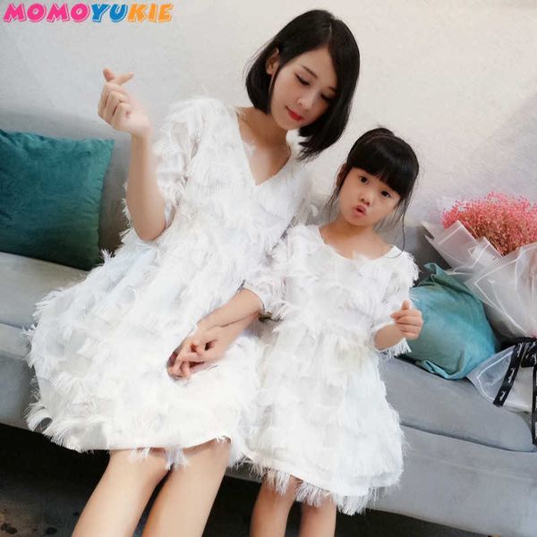 

family matching clothes short sleeve white mommy and me family look dress matching family outfits mum mama and daughter dresses 210713, Blue
