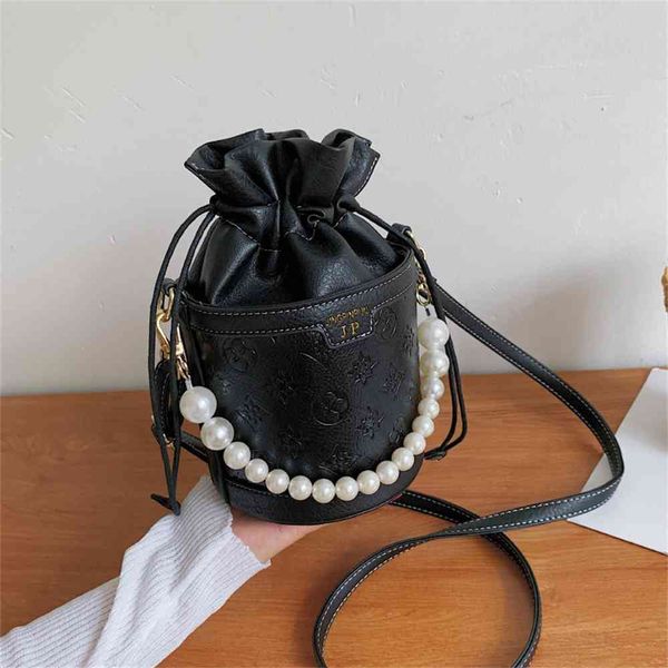 

80% off outlet store textured women's bag new drawstring bucket single shoulder messenger bag factory online sale, Black;red