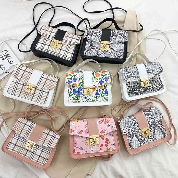 

guangzhou 2021 new fashion women's one shoulder messenger printed small square mobile phone bag