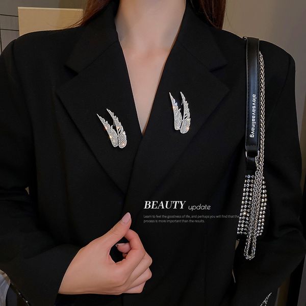 

brooch diamond inlaid wings angel minority high sense suit accessories anti light buckle ins cool wind pin, Gray