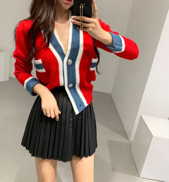 

2021 black red women knitted streetwear sweater spring autumn v-neck button patchwork short slim wild female fashion outerwear, Black;brown