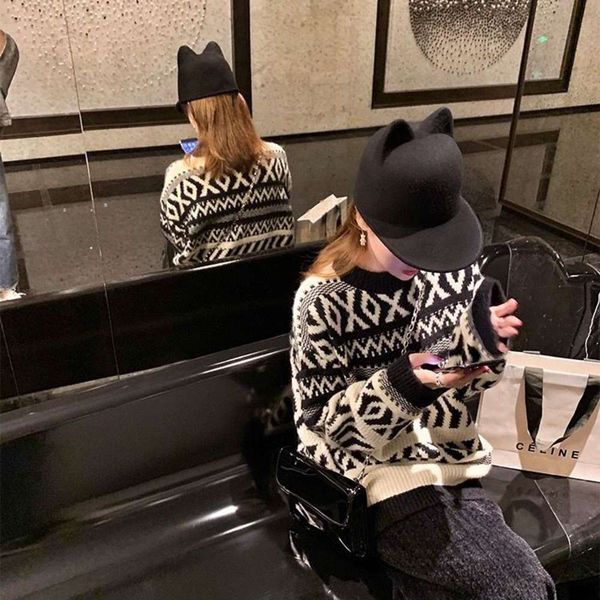 

sweater loose version style long sleeve knitted sweater, White;black