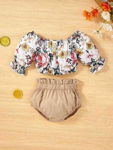 

baby floral print flounce sleeve & paperbag waist shorts she, White