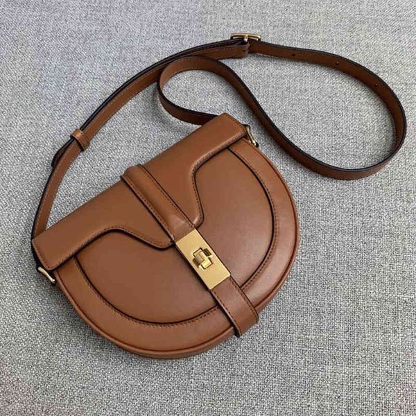 

design trendy hands leather single shoulder messenger bag minority semicircle fashionable saddle bag