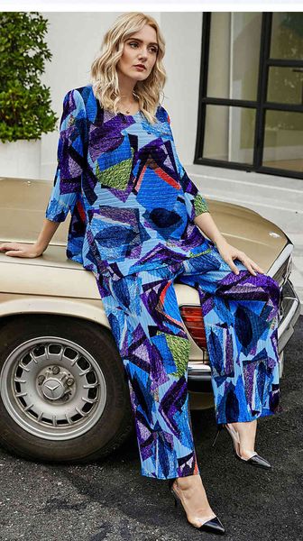 

miyake fashion bends three quarters a-neck t-ankle-length length pants print suit stock, Black;white