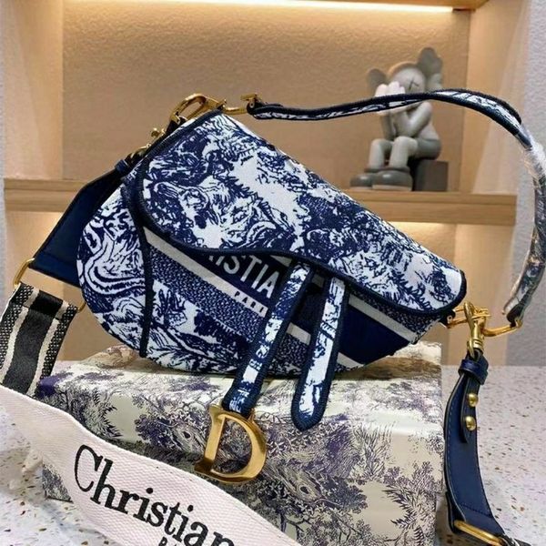 

2021 special counter new embroidered canvas one shoulder carrying bag christian women's bag net popular saddle bag messenger handbag wa