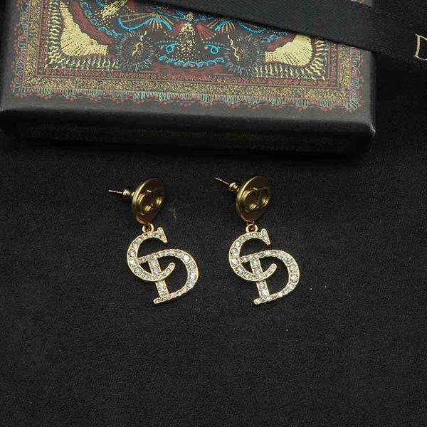 

70% off round letter full diamond star net red same femininity earrings, Silver