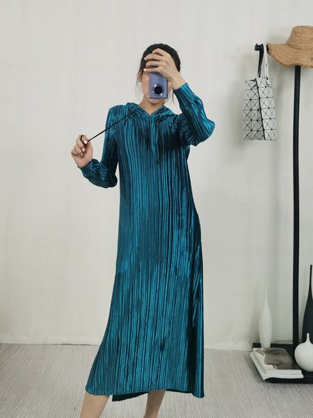 

dress fashion fold pure color hooded collar long-sleeve veet a-line, Black;gray