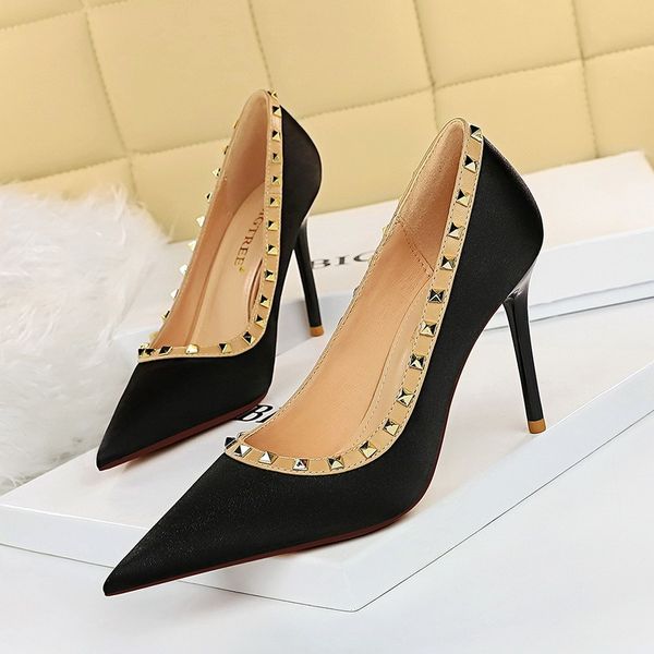 

nightclub show thin high-heeled shoes heel high-heeled silk light mouth pointed metal rivets, Black