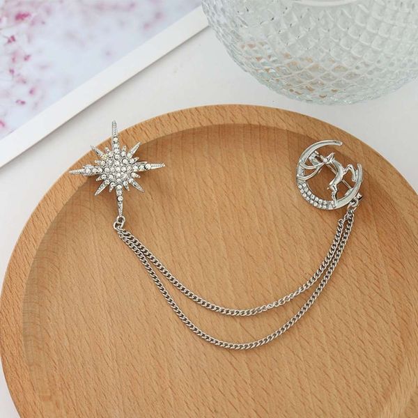 

new star chain inlaid with diamond deer pin brooch collar suit accessories, Gray