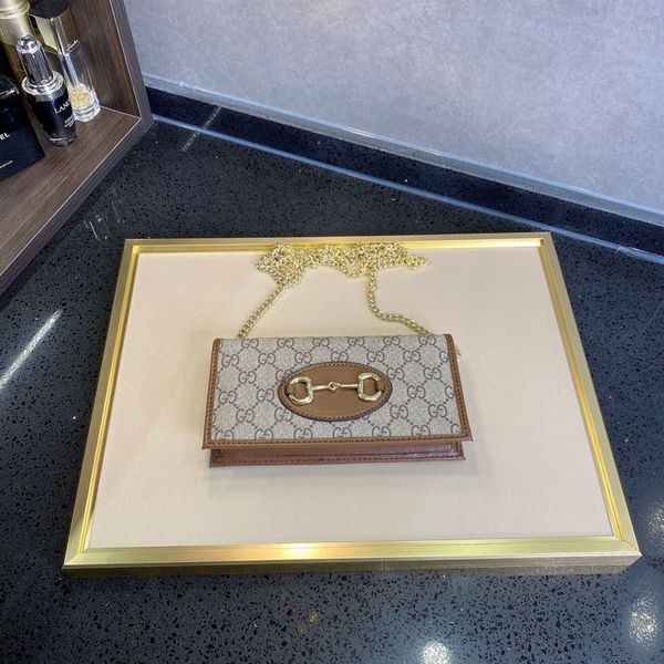 

women luxurys designers handbag retro carved gift with classic buckle brown hook design ~ size: 18.9cm