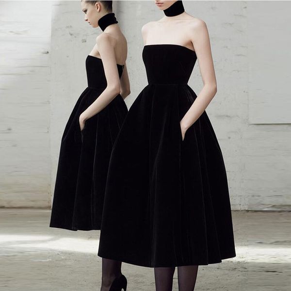 

elegantly designed black cocktail dress and ankle-length evening with pockets for women, Black;white