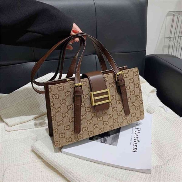

80% off outlet store shake fast red live broadcast new printed letters one shoulder armpit bag autumn trend high capacity tote bag factory o, Black;red