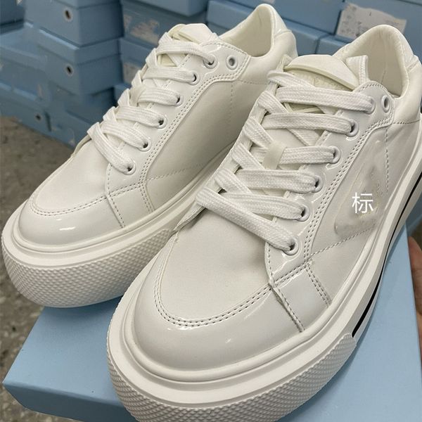 

family 2021 autumn and new small white shoes triangle sports lace up muffin bottom leisure fashion single women, Black