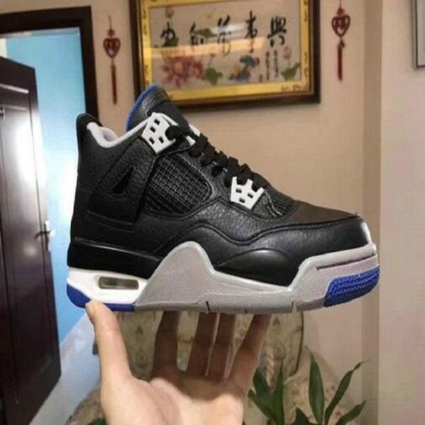 

with box basketball shoes 1s high og men women jumpman 1 mid light smoke grey black metallic gold obsidian 4s fire red cat mens sneakers29oq