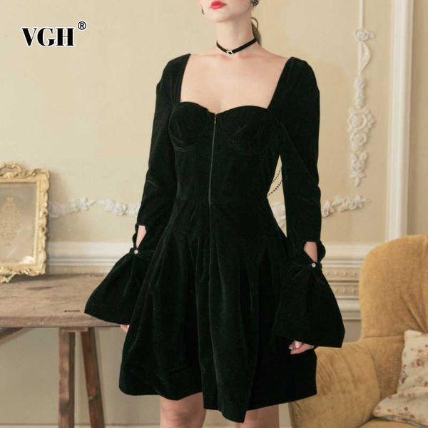 Schwarzes rückenfreies Kleid für Frauen, quadratischer Kragen, lange Ärmel, hohe Taille, Patchwork-Kette, Minikleider, Damenmode, Herbst 210531