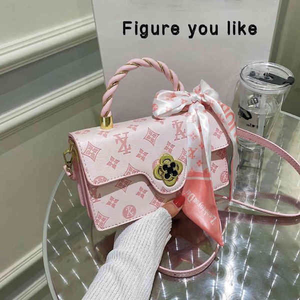 

2022 factory outlet bag female new fashion portable messenger net red foreign style one shoulder small square bag af84