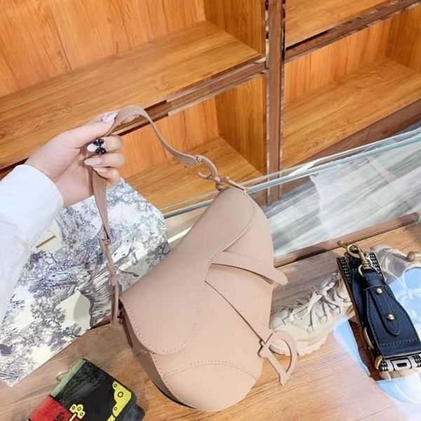 

a new kind of leather saddle bag with frosted head ysj