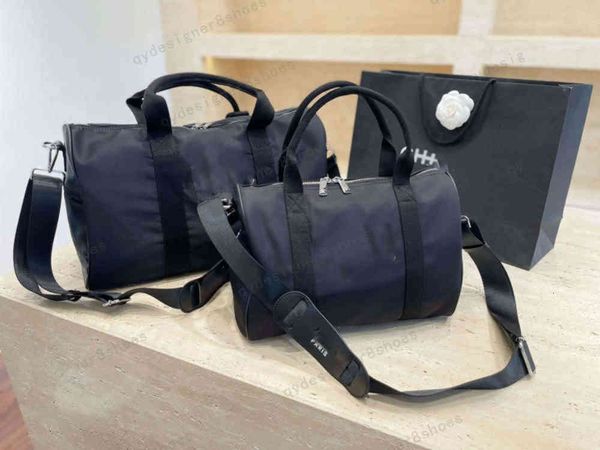 

2021 bag imported nylon cloth metal oversized airport shopping designer handbags tote