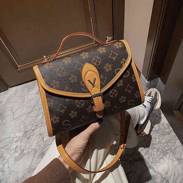 

2022 factory wholesale autumn and winter net red fashion women's messenger bag